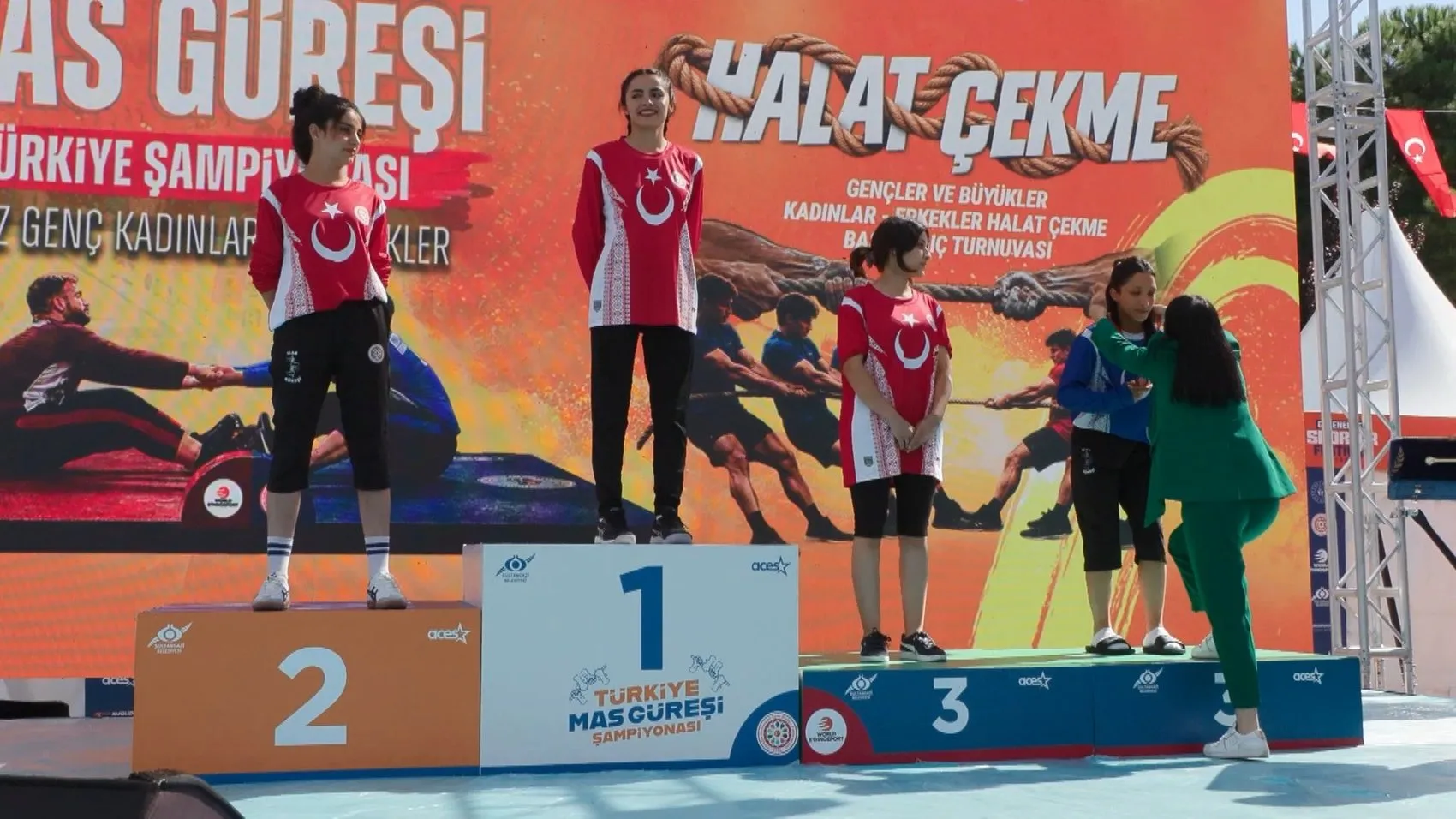 Sultangazi'de Tarihi Rüzgar: 700 Sporcu Geleneksel Miras İçin Bir Araya Geldi