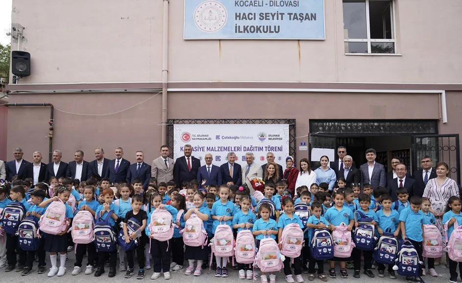 Dilovası'nda bin minik öğrencinin okul heyecanına sanayici dokunuşu