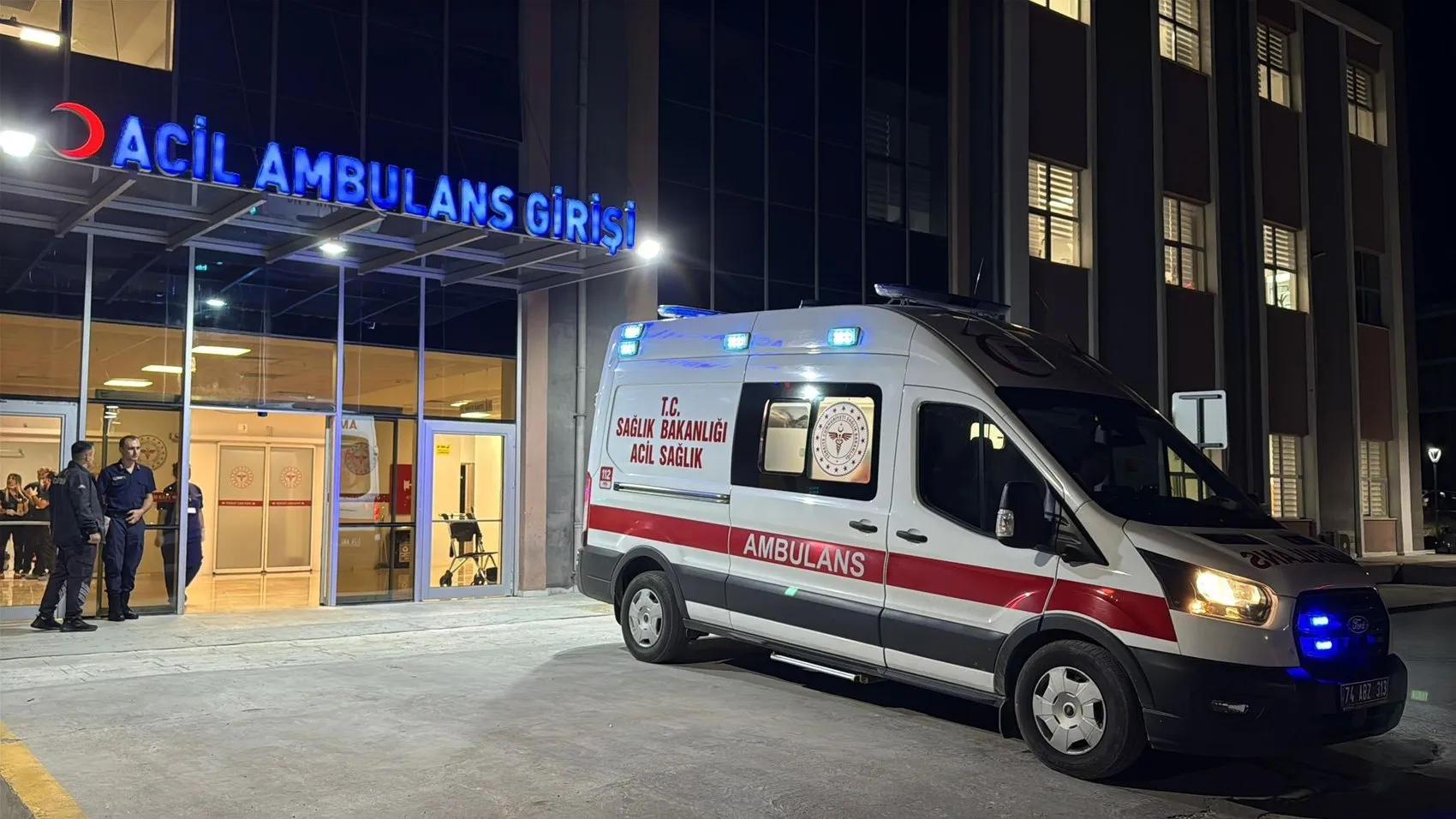 Özbaşı köyünde korkunç kaza: Tarım aracı dereye uçtu