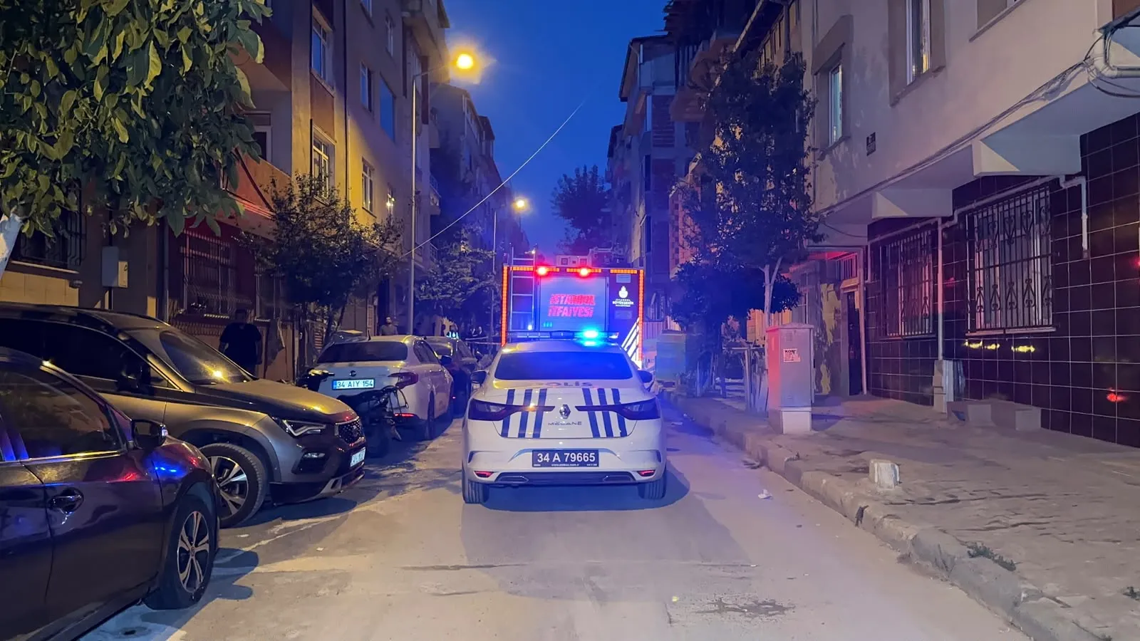 Sultangazi'de korku dolu sabah: Kolonlardan gelen sesler binayı boşalttırdı