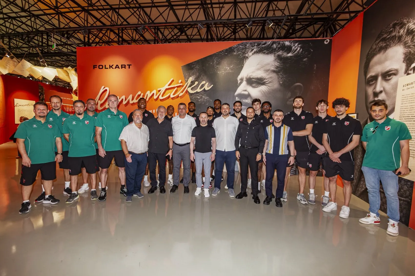 Karşıyaka Basketbol Takımı'ndan Kültürpark'ta Kültürel Mola