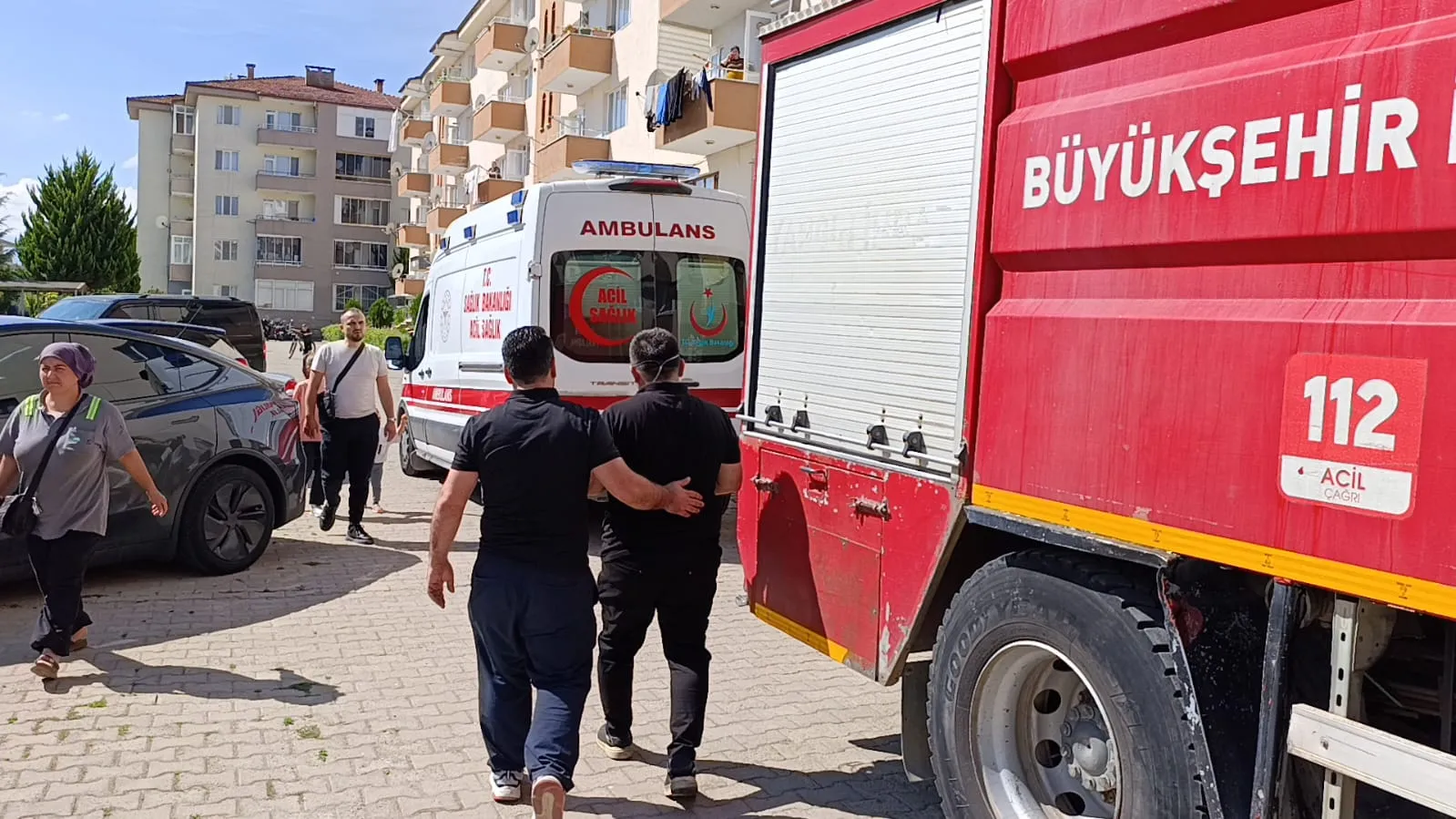 İnegöl'de mutfaktan yükselen dumanlar paniğe yol açtı: 4 kişi hastanelik oldu