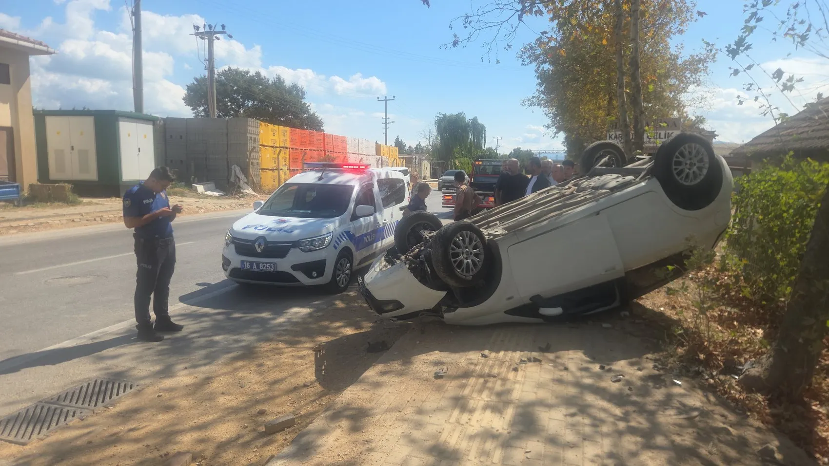 Orhangazi'de korku dolu anlar: Kontrolden çıkan otomobil takla attı
