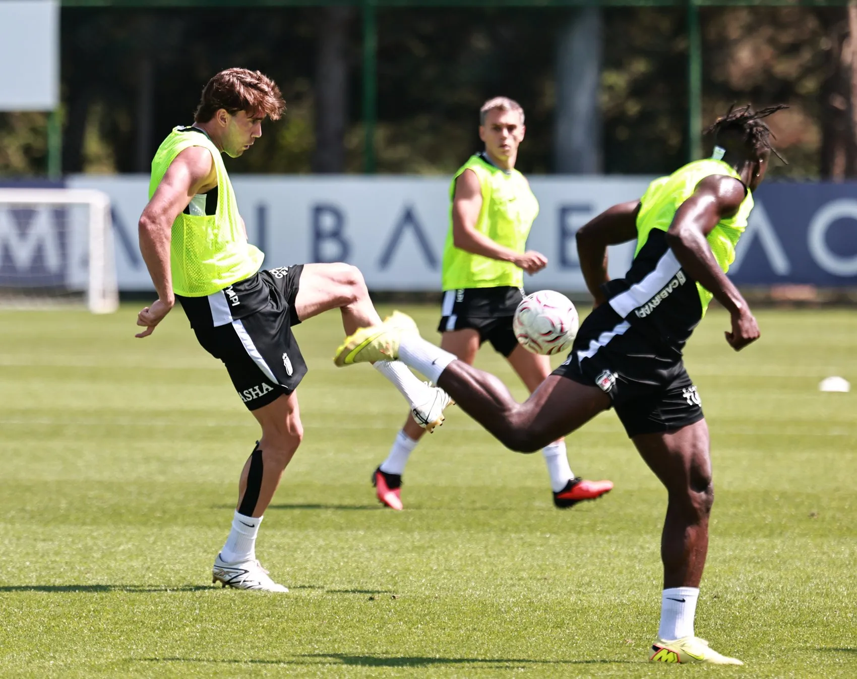 Derbi mesaisi kaldığı yerden devam ediyor: Kartal'da hedef galibiyet