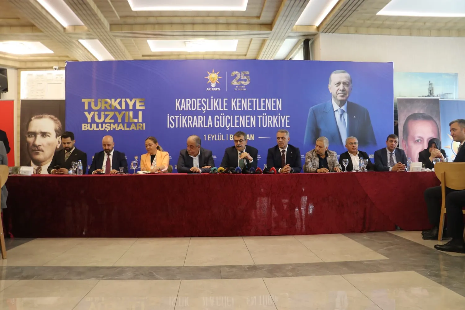 Bakan Tekin'den Batman'da tarihi çağrı: Terörsüz Türkiye için sorumluluk vakti
