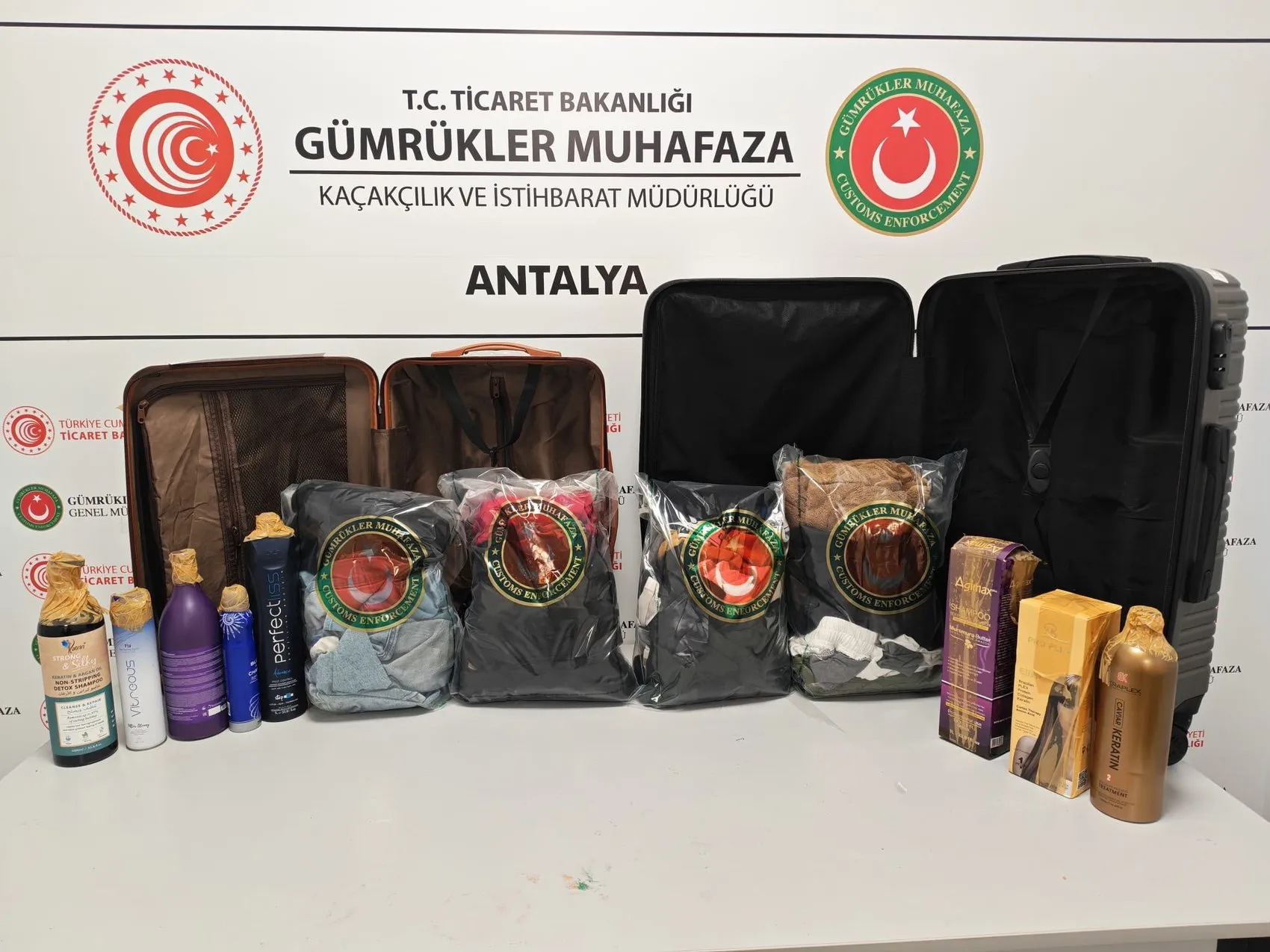 Antalya Havalimanı'nda zehir tacirlerine 71 milyon liralık darbe