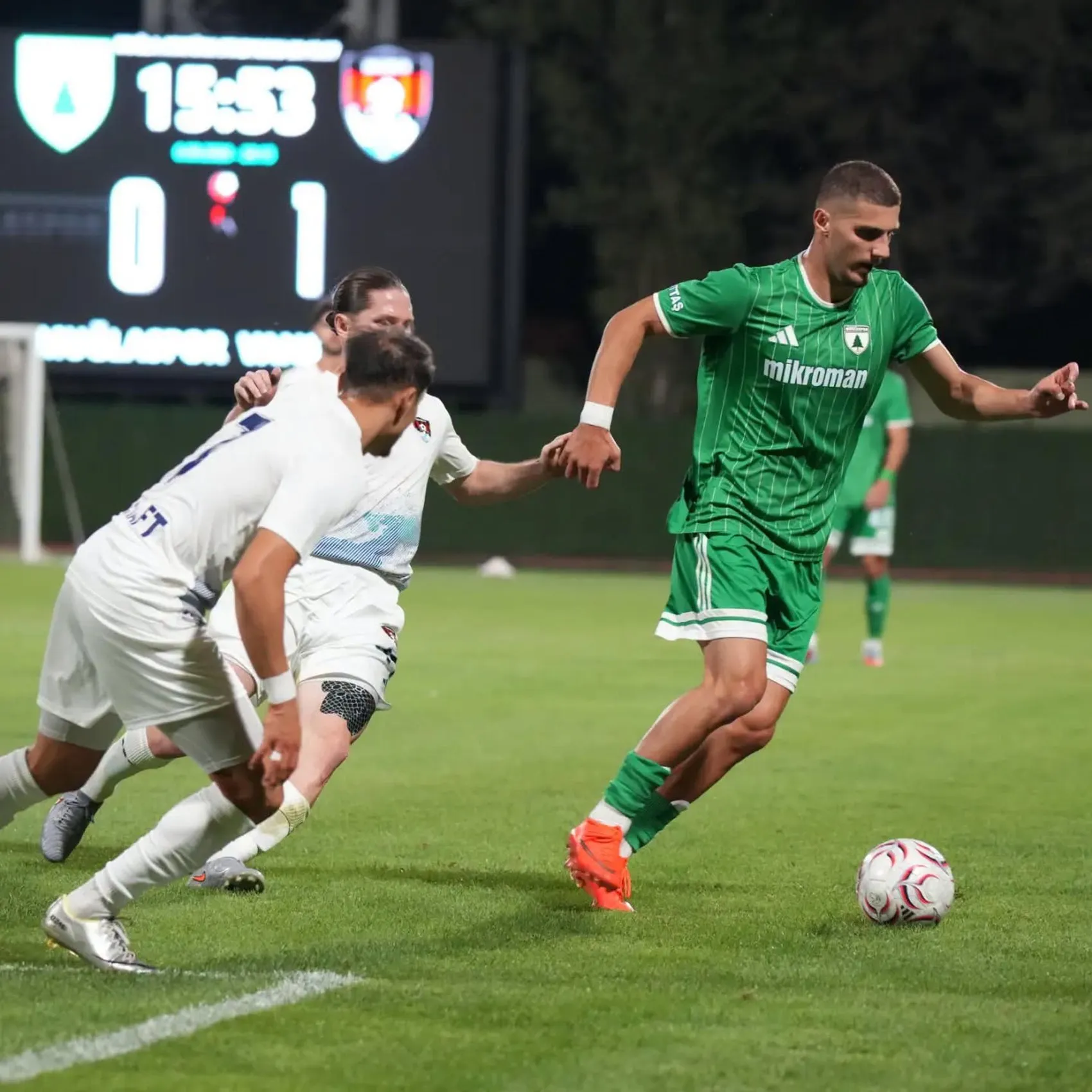 Muğlaspor'un tarihi geceye yeni transferi hayat verdi
