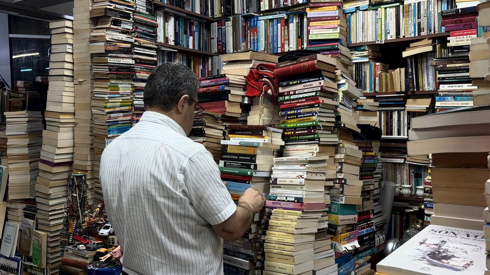 Bursa'nın 45 metrekarelik hafızası: 35 bin kitap yeni sahiplerini bekliyor