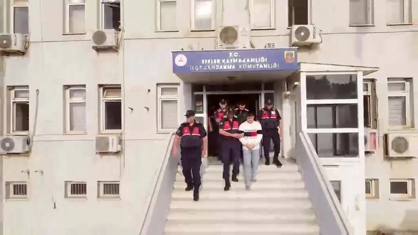 Milyarlık vurgun operasyonunda 12 kişi cezaevine gönderildi
