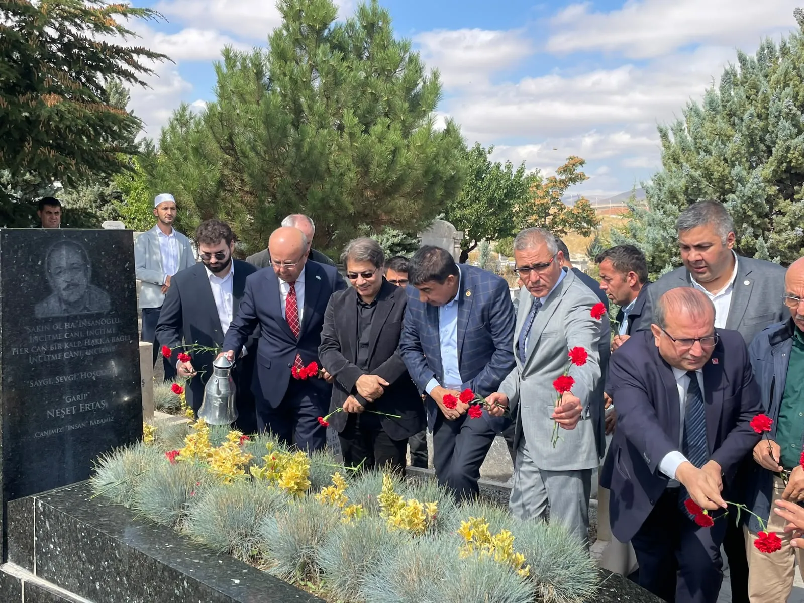 Bozkırın Tezenesi'ne vefasızlık isyanı: Babamızı oyuncağa çevirmeyin