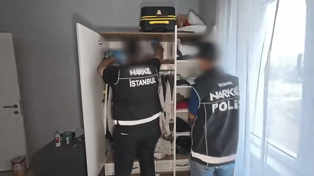 Çatalca'da narkotik baskını: TIR ve otomobile gizlenmiş servet ele geçirildi