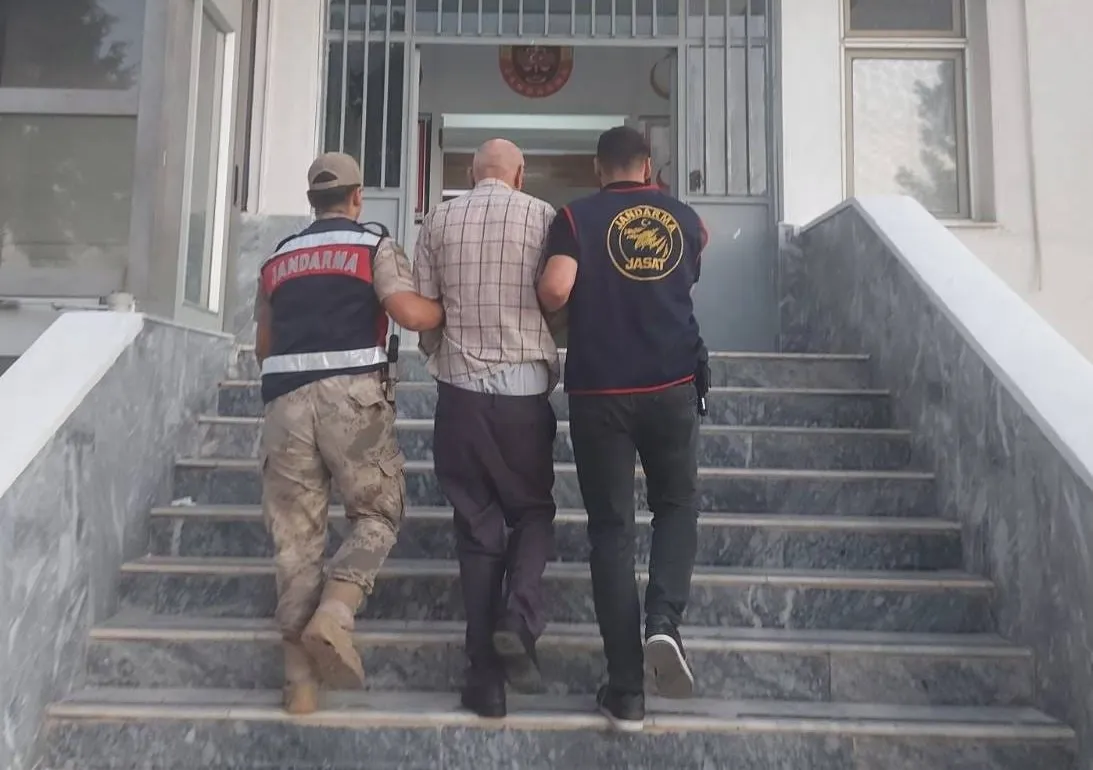 Barıştırmak için gittiği kavgada canından olmuştu: Bir yıllık firar operasyonla bitti