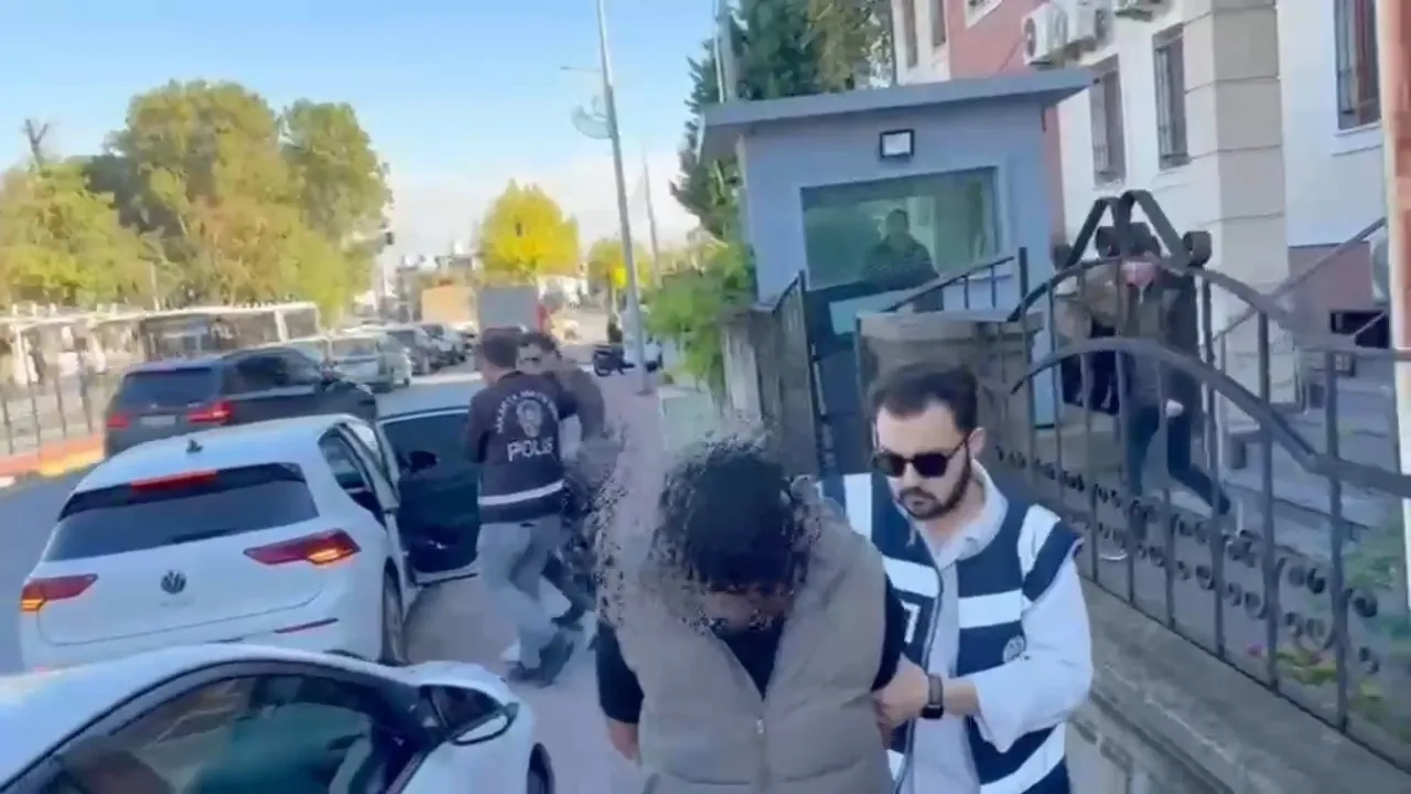 Polis ve savcı yalanıyla 2,5 milyonluk vurgun: İstanbul merkezli operasyonla yakalandılar
