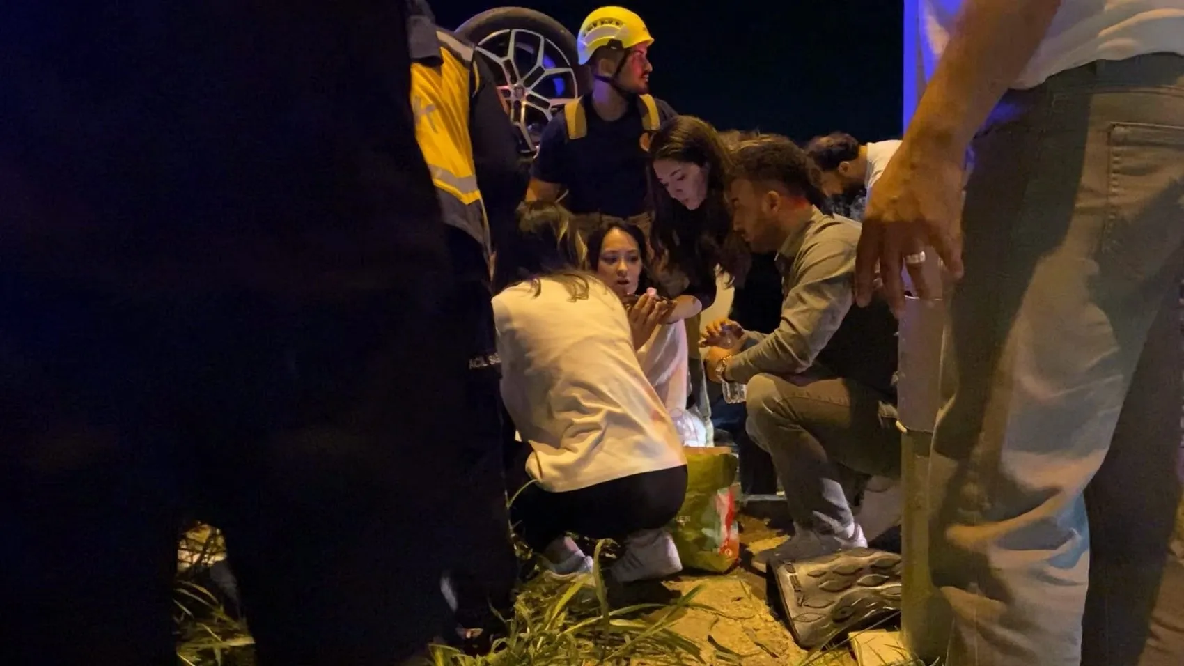 İnegöl'de gece yarısı dehşeti: Takla atan otomobilden sağ çıktılar