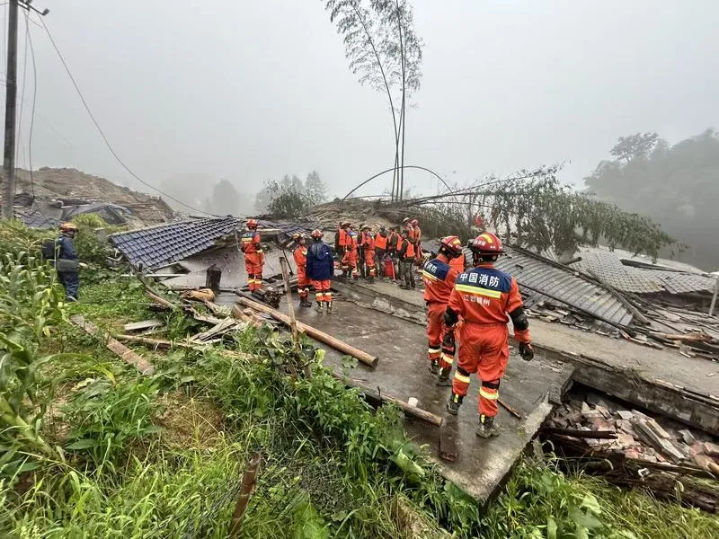 Jiangxi'de toprak kayması felaketi: Arama ekipleri zamana karşı yarışıyor
