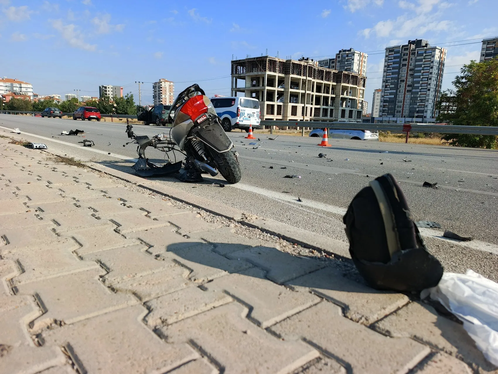Karaman'da sabah trafiğinde korkunç kaza: Lise öğrencisi yaşam mücadelesi veriyor