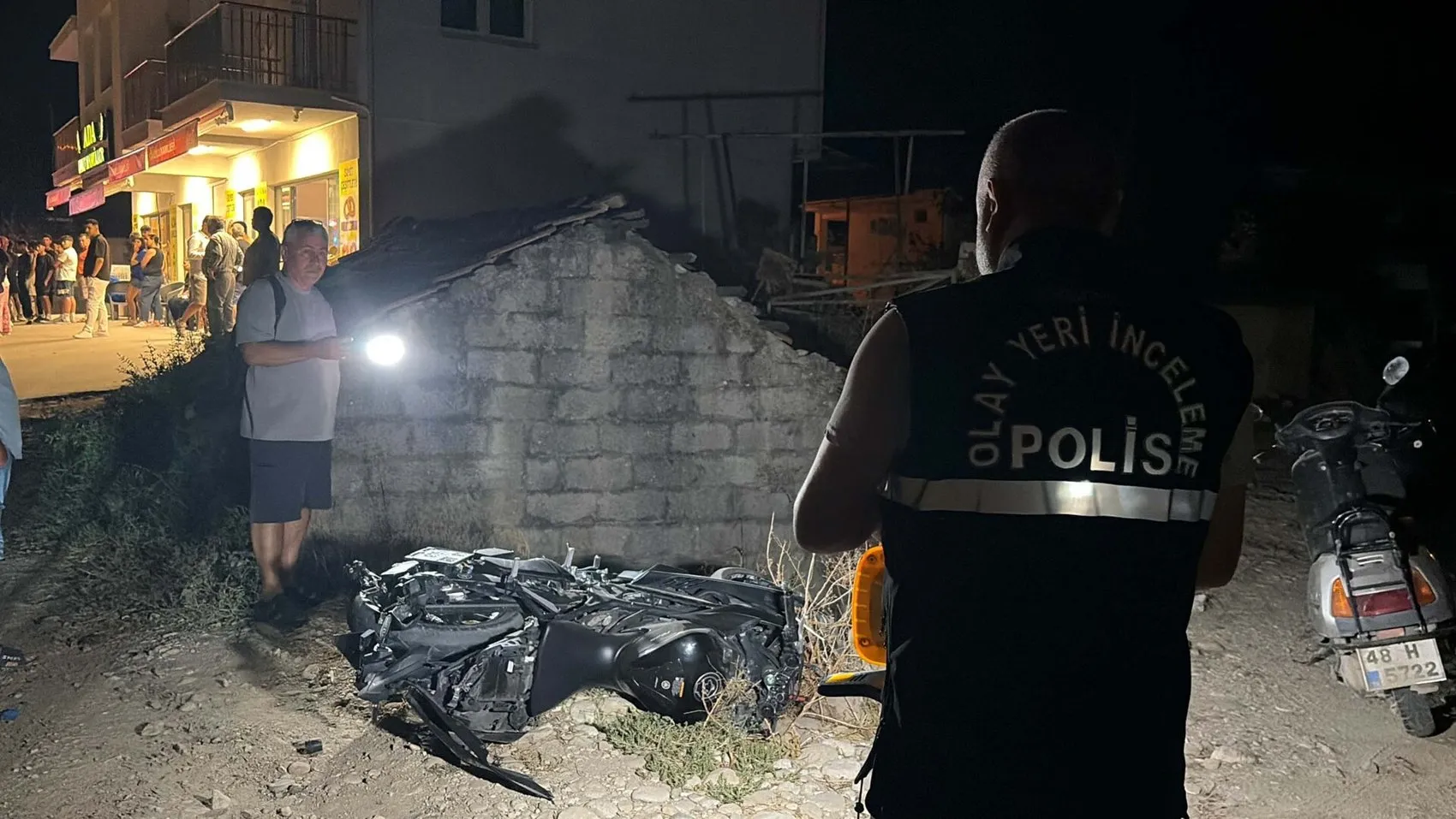 Seydikemer'de gece yarısı dehşeti: İki genç arkadaş hayata veda etti
