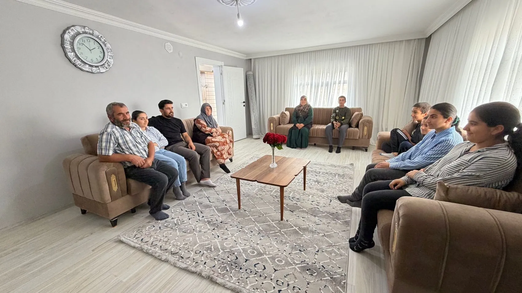 Sekiz kişilik odadan tıp fakültesi hayaline: Özer ailesinin kaderini değiştiren 10 gün