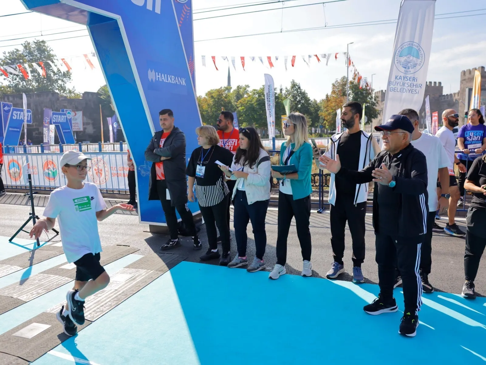 Kayseri'de 10 bin kişilik dev buluşma: Şehir maraton coşkusuyla dünya sahnesine çıktı