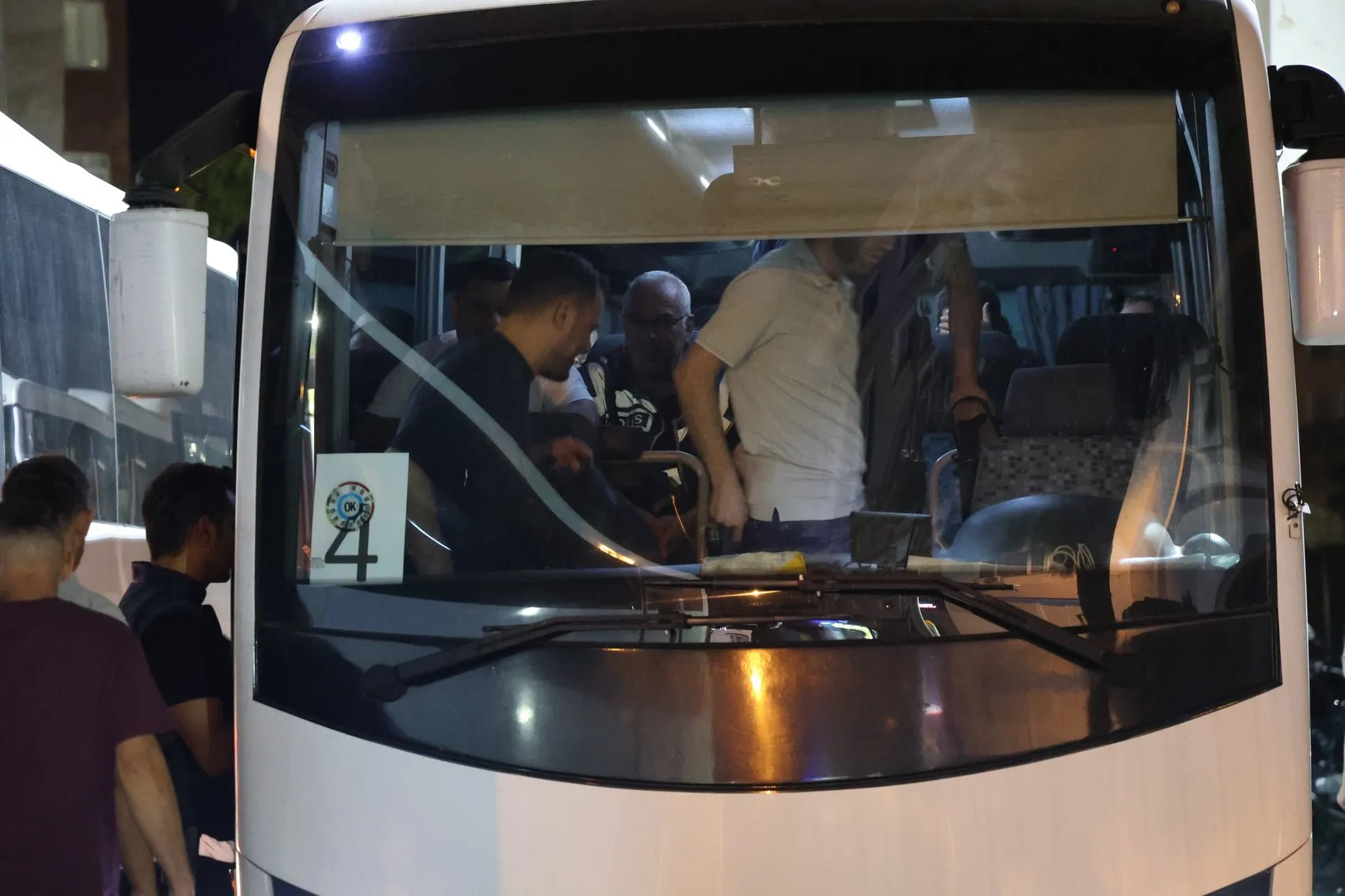 Seferihisar Belediyesi'nde rüşvet operasyonu: 47 kişi hakim karşısına çıkarıldı