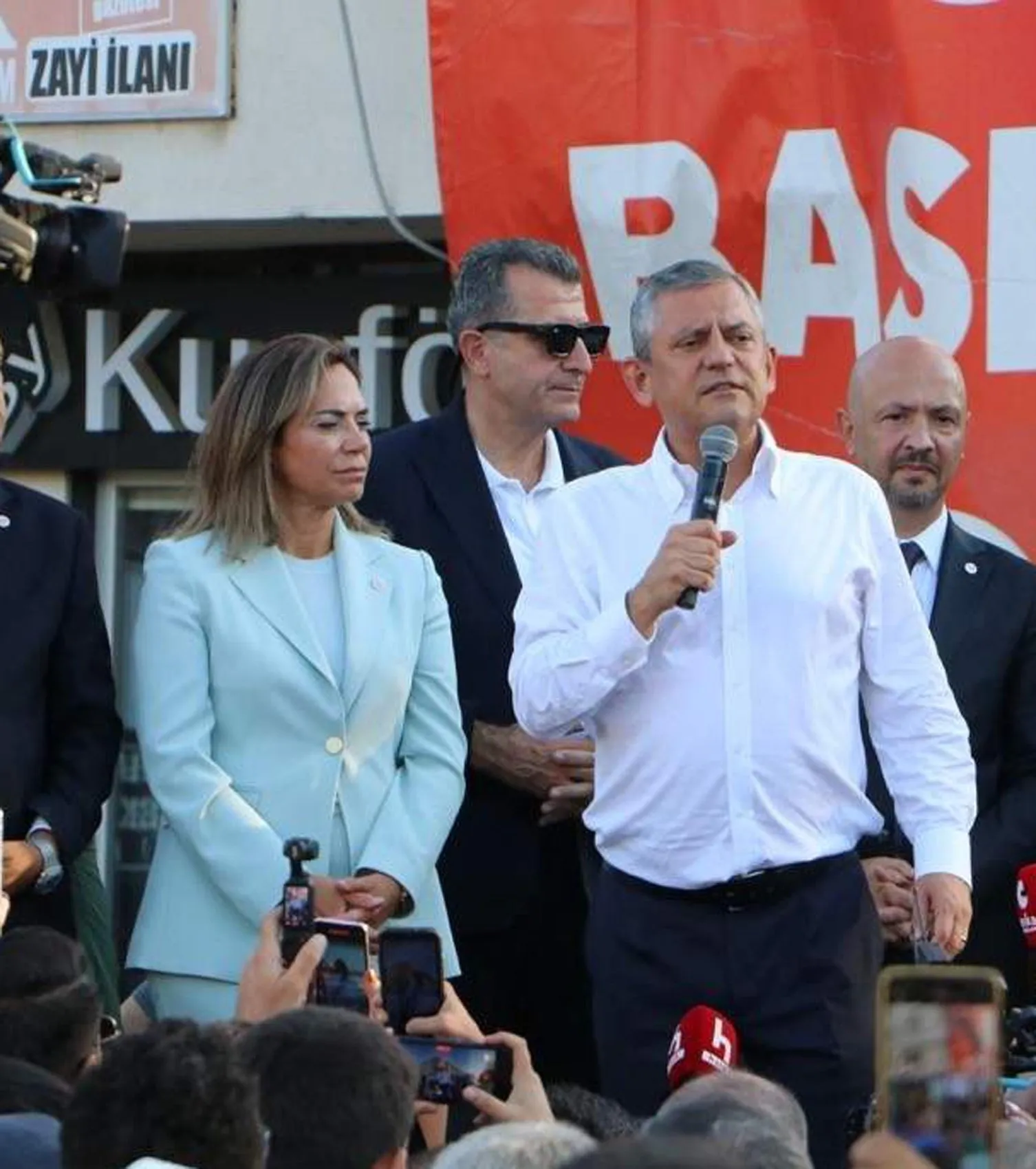 Özgür Özel'den Tekirdağ'da İktidar Mesajı: 30 Yıl Muhalefette Kalacağıma 30 Dakika Haysiyetimle İktidar Olurum