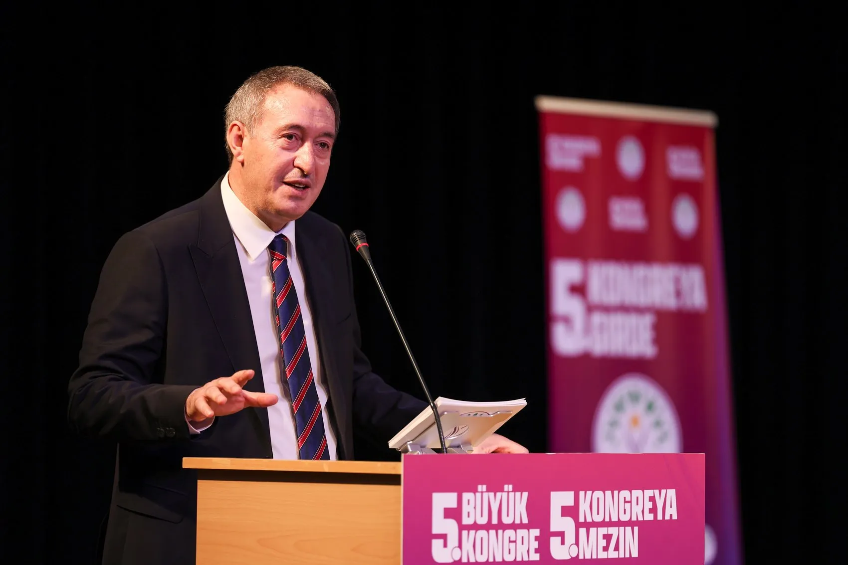 DEM Parti'de güven tazeleme dönemi: Hatimoğulları ve Bakırhan ile yola devam kararı