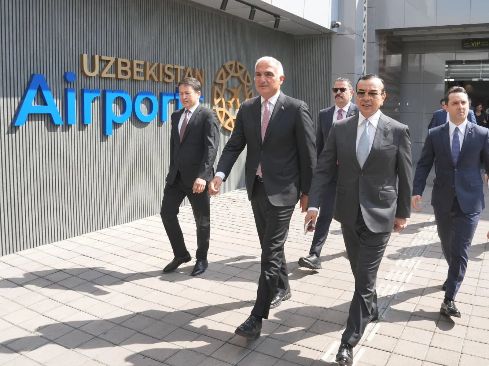 Taşkent'te Tarihi Buluşma: Türkiye ve Özbekistan Arasında Kültürel Köprüler Güçleniyor