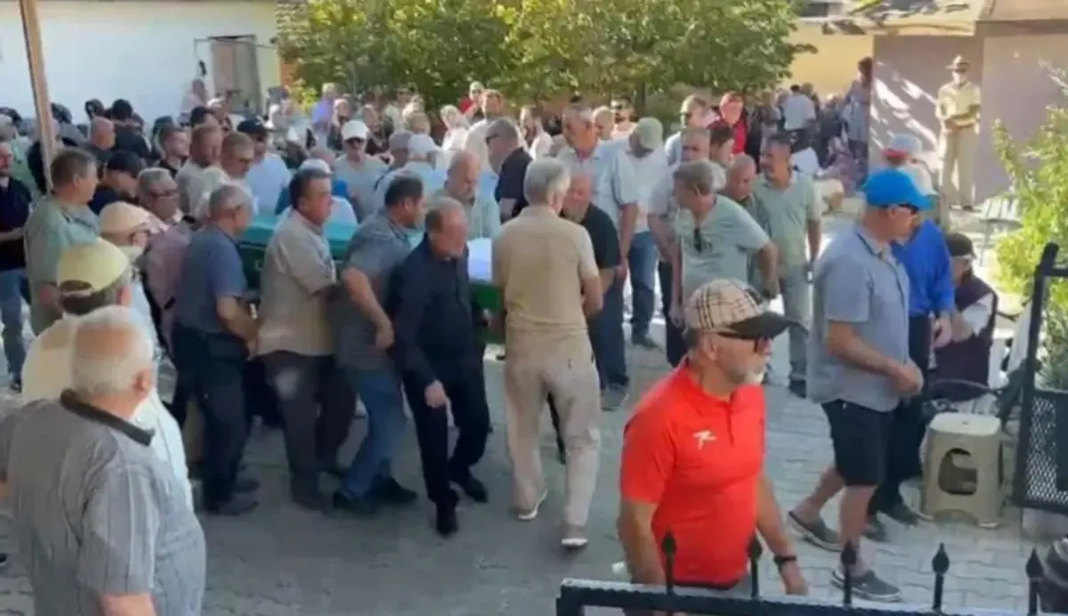 Usta oyuncu İlhami Adsal hayatını kaybetti! Köy mezarlığında toprağa verildi 2