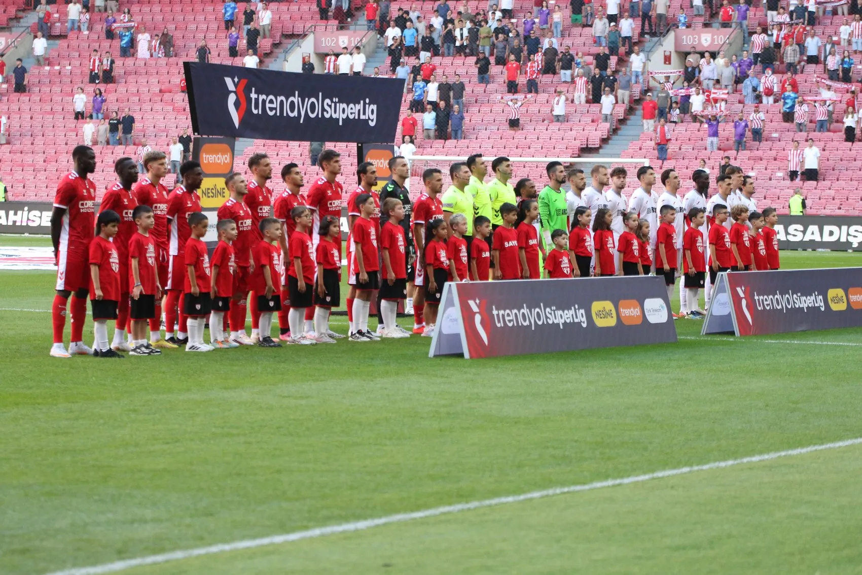 Samsunspor'da milli ara mesaisi: Yıldızlar özel programla hazırlanıyor