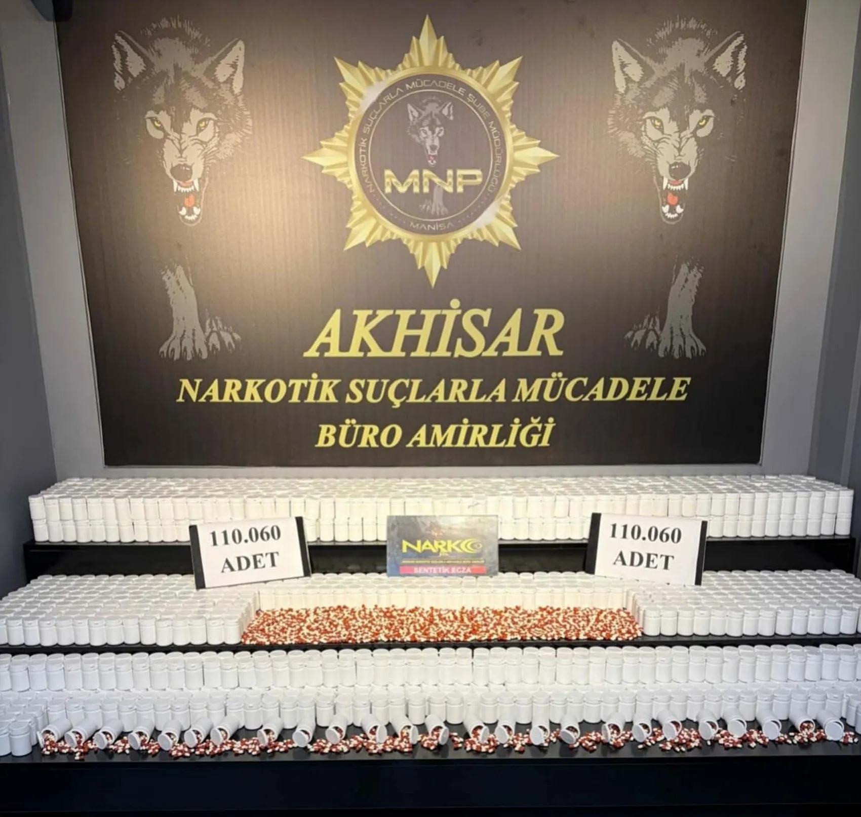 Akhisar'da zehir tacirlerine büyük darbe: 110 bin hap ele geçirildi