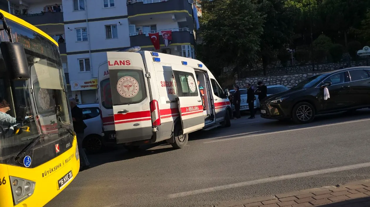 Direksiyon başında gelen ani kriz Mudanya'da trafiği birbirine kattı