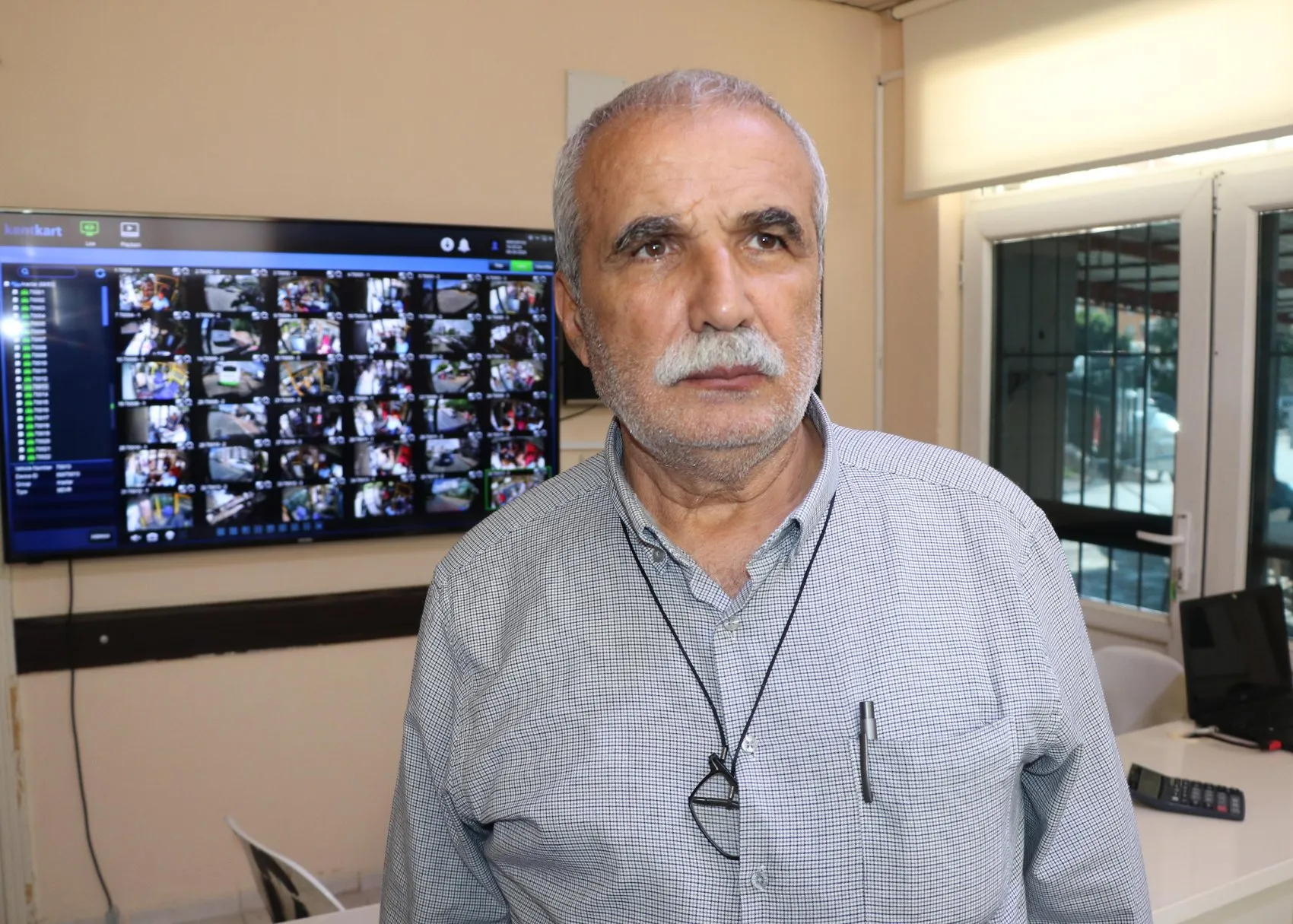 Alanya'da gizli görev: Başkan yardımcısı yaşlı kılığına girip şoförleri test etti