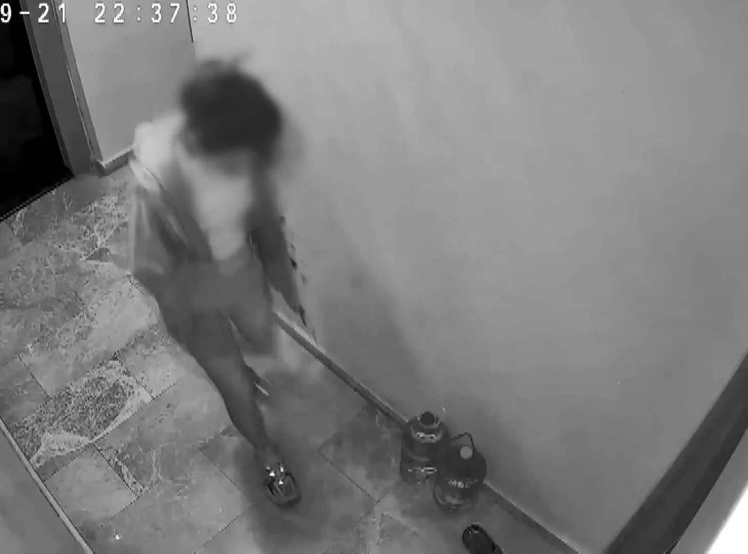 Avcılar'da pes dedirten hırsızlık girişimi: Çocukları yanlarında getirdiler