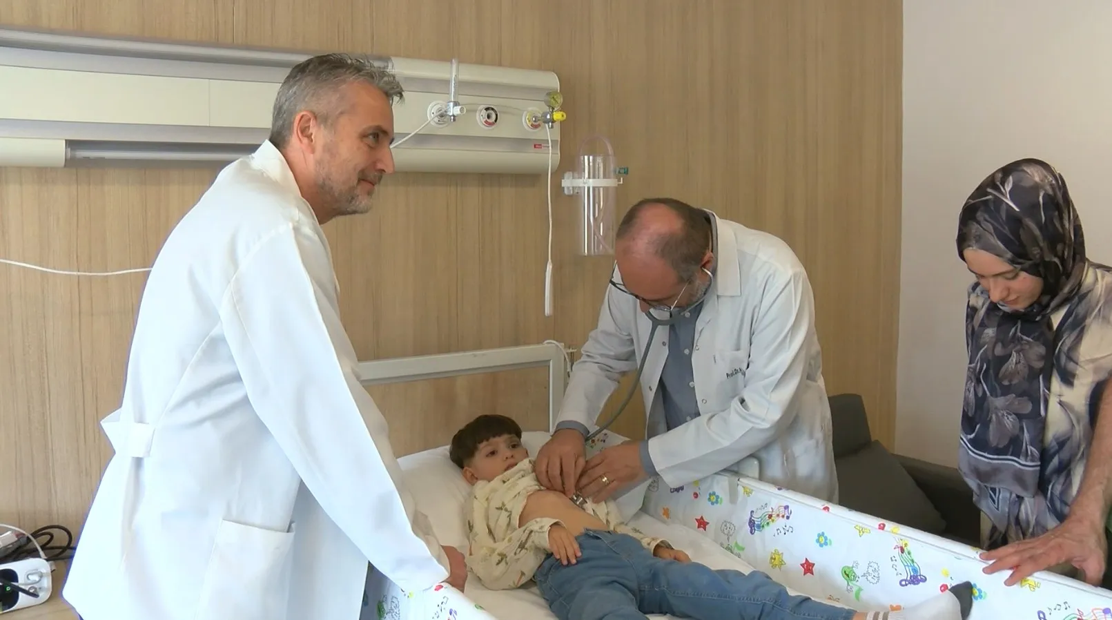 Tıp dünyasını şaşırtan vaka: Organları ayna görüntüsünde olan minik Ömer'e mucizevi dokunuş