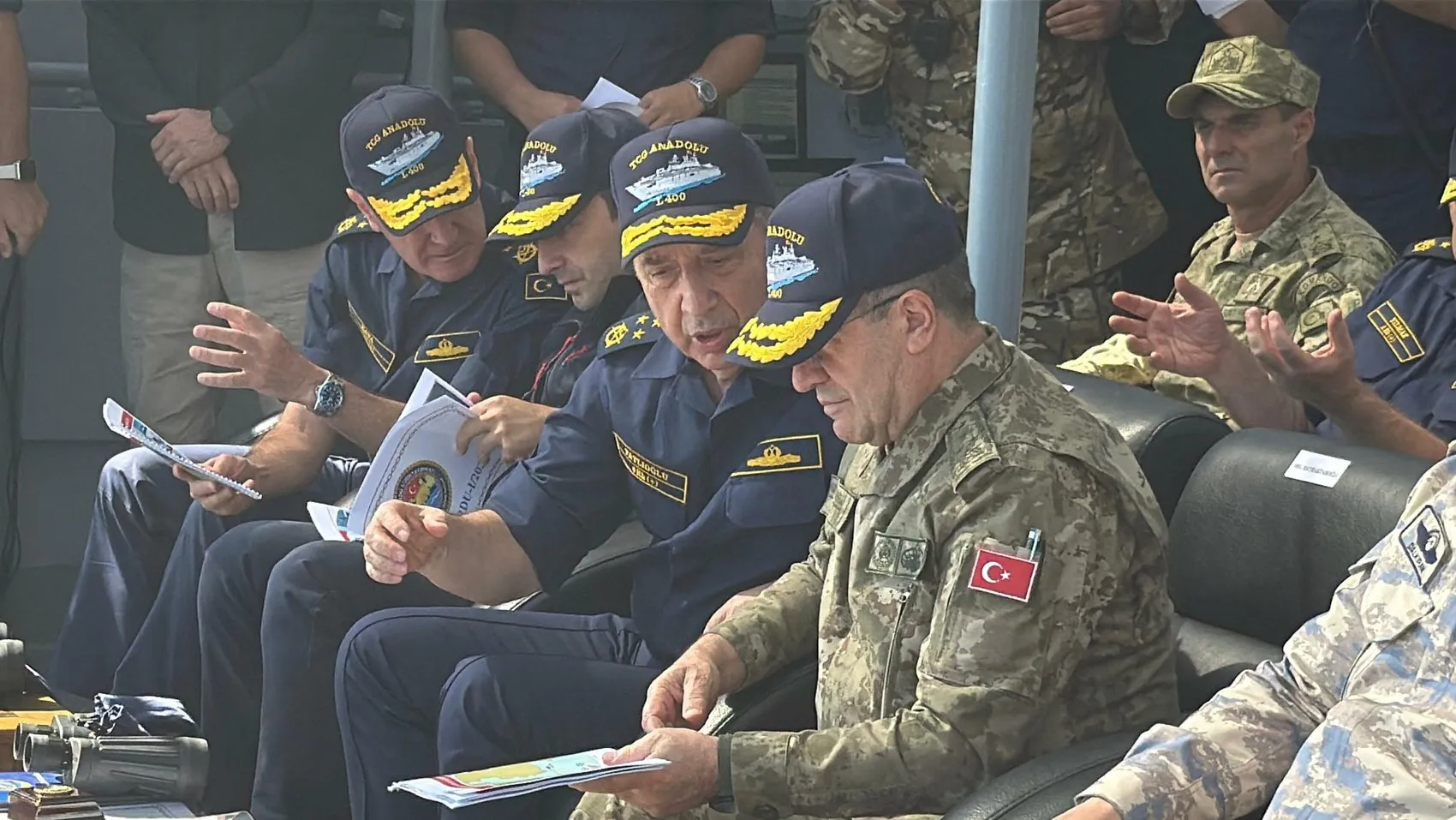 Mavi Vatan'da tarihi an: TCG Anadolu'dan ilk kez dikey kalkış yapıldı