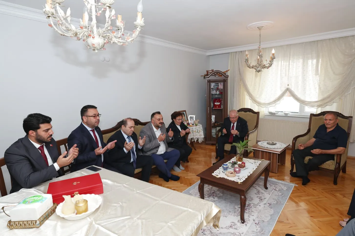 Bakan Güler'den vefalı ziyaret: Şehit ailesinin kapısını çaldı