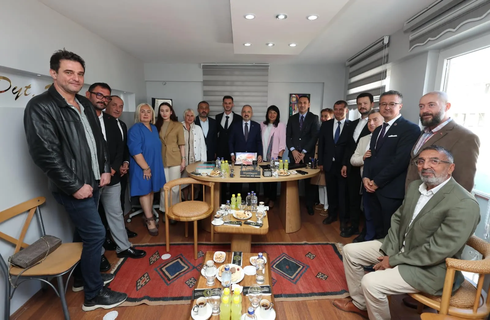Bakan Yardımcısı Turan'dan ebeveynlere kritik uyarı: Okul kapılarına polis dikmek çözüm değil