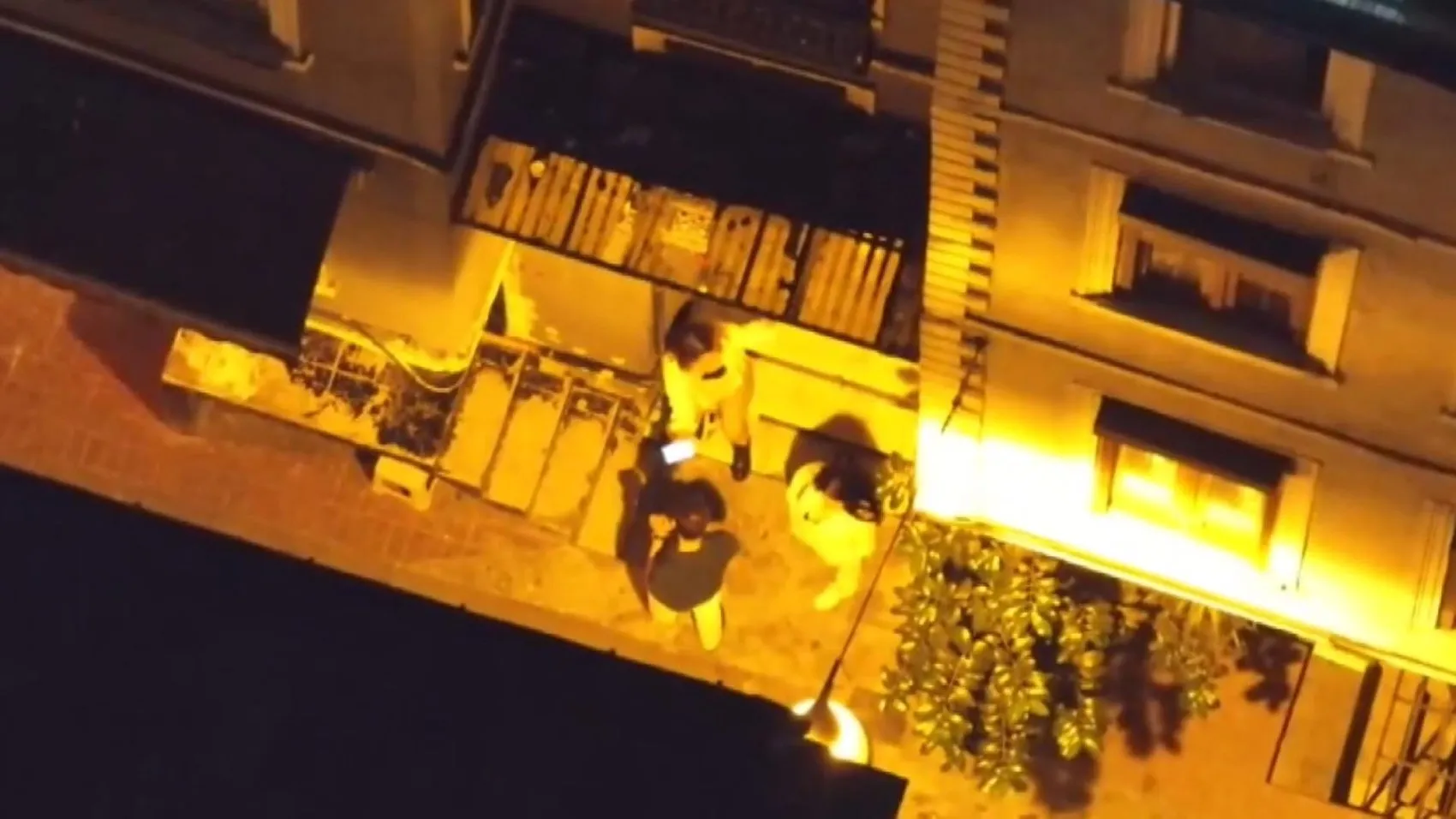 Beyoğlu'nun karanlık sokaklarında dronlu takip: Fuhuş pazarlığı havadan görüntülendi