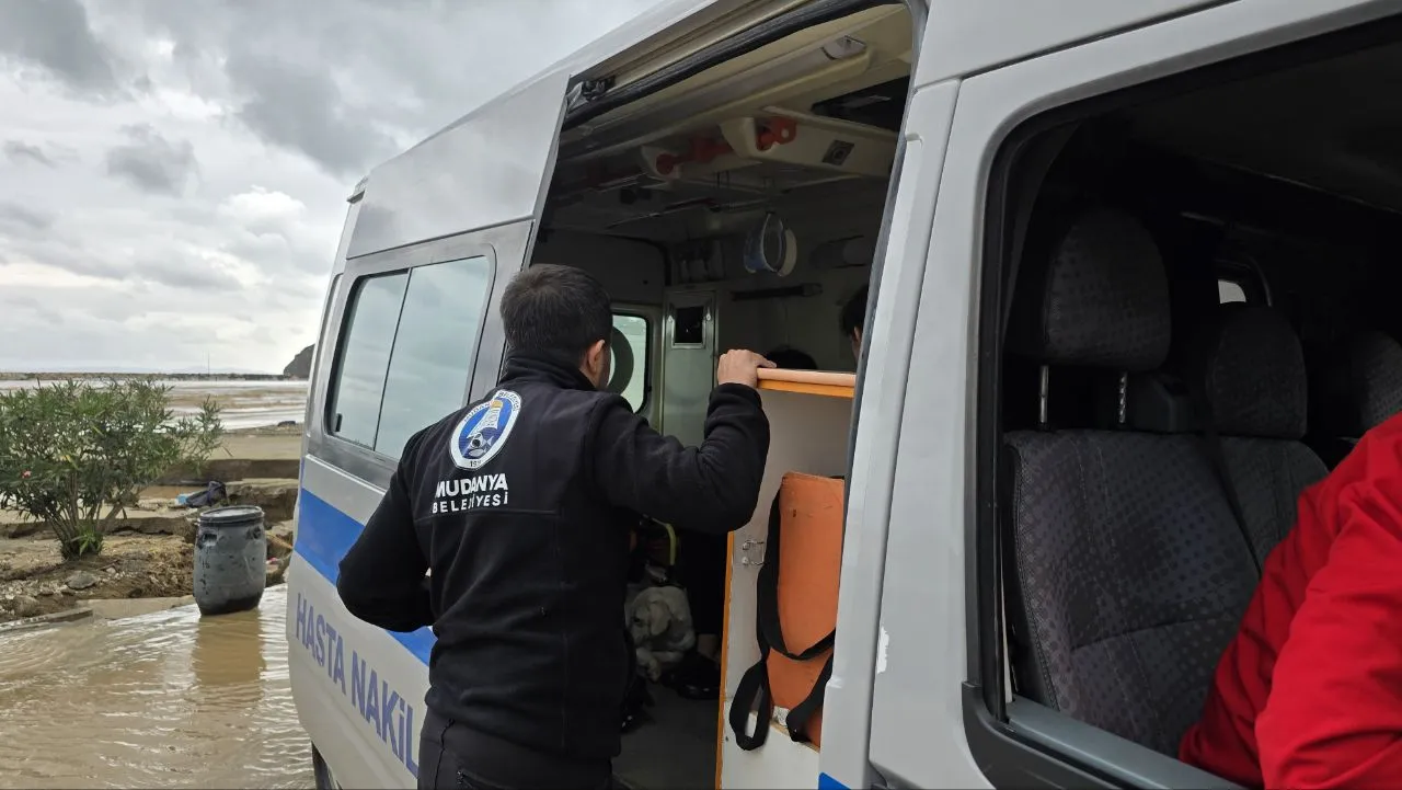 Mudanya'da kabus dolu anlar: Sel suları evleri yuttu, mahsur kalanlar son anda kurtarıldı