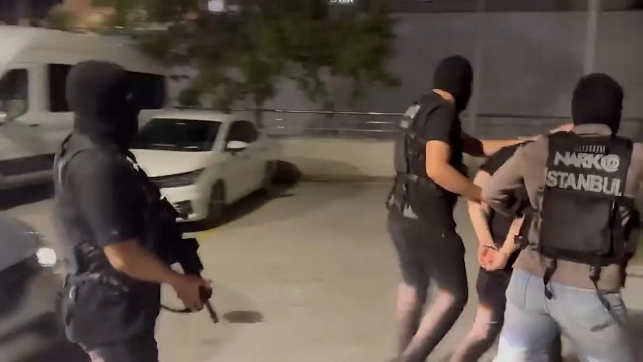 Esenyurt'ta sessiz operasyon: Kırmızı bültenle aranan uyuşturucu baronu kıskıvrak yakalandı