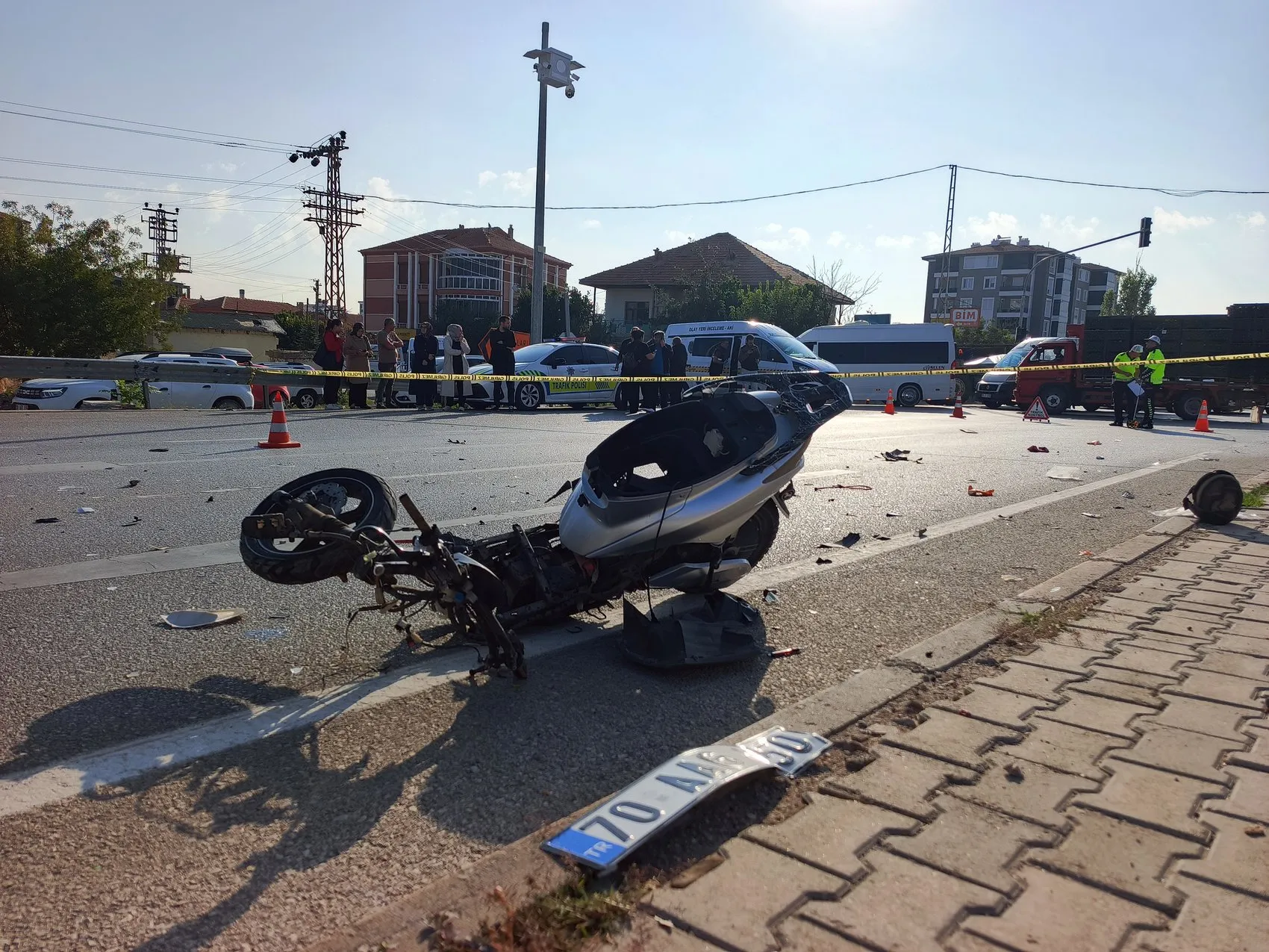 Karaman'da sabah trafiğinde korkunç kaza: Lise öğrencisi yaşam mücadelesi veriyor