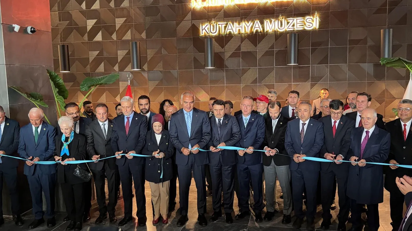 Bakan Ersoy'dan Kütahya'da dev turizm vizyonu: Rekorlar kırıldı, sıra zirvede