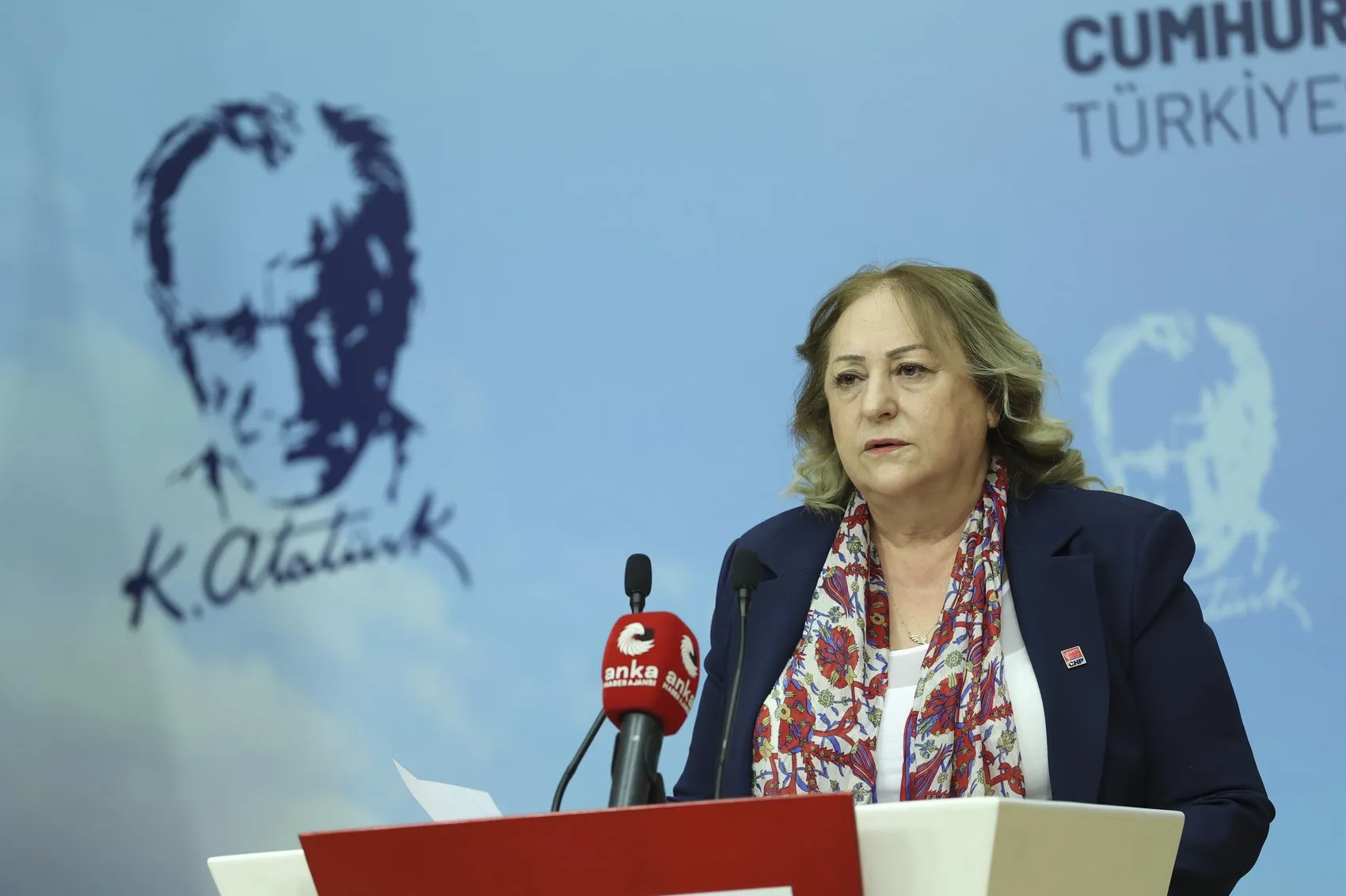 Eğitimde 52 bin liralık fatura: Anneler mutfaktan kısarak çocuklarını okutmaya çalışıyor