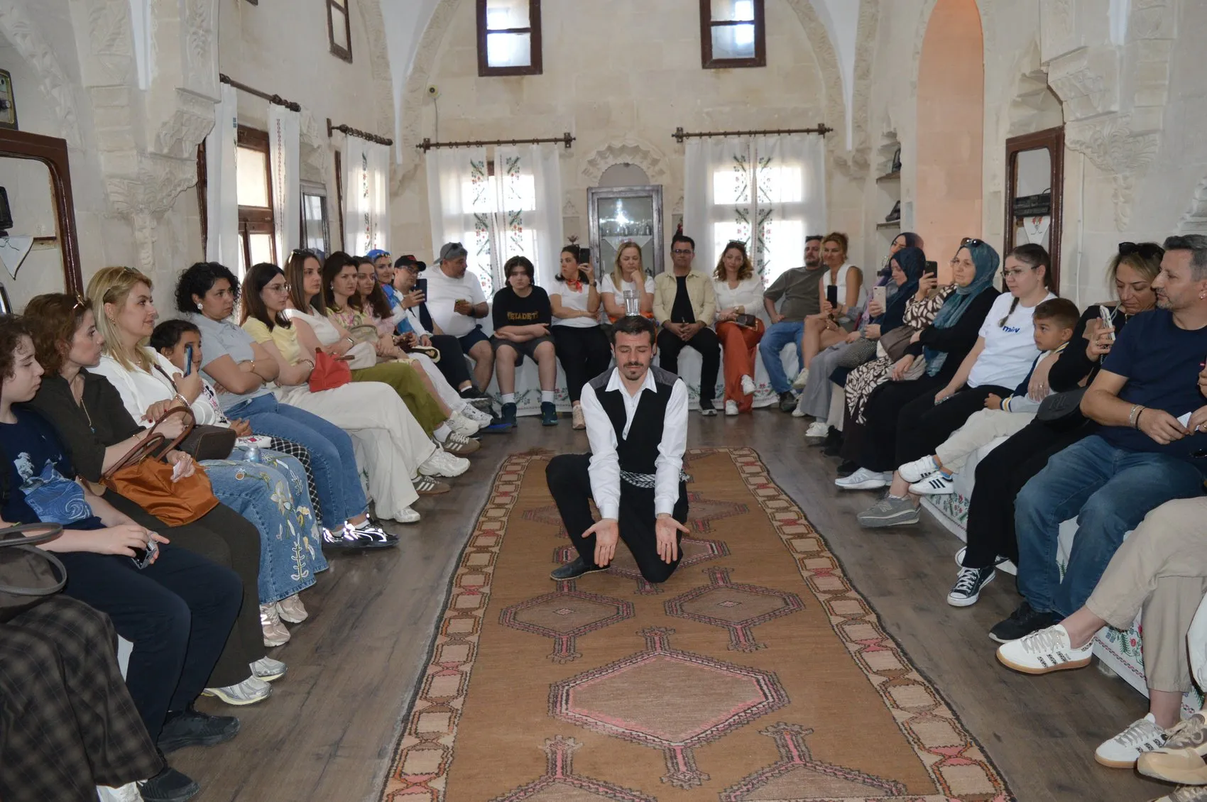 Mardin'in Büyüsüne Kapılan Geri Dönüyor: Her On Ziyaretçiden Yedisi Şehri Yeniden Keşfetmek İstiyor