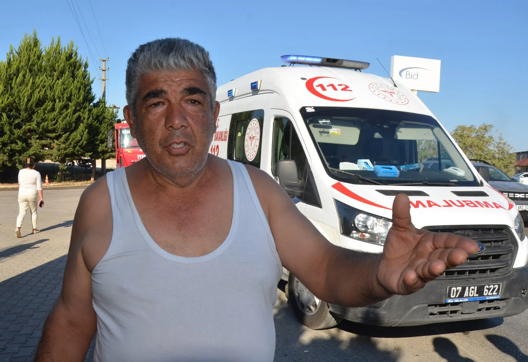 Antalya yolunda sabah trafiğinde dehşet anları: Tur otobüsüne çarpan servis midibüsünde 6 yaralı