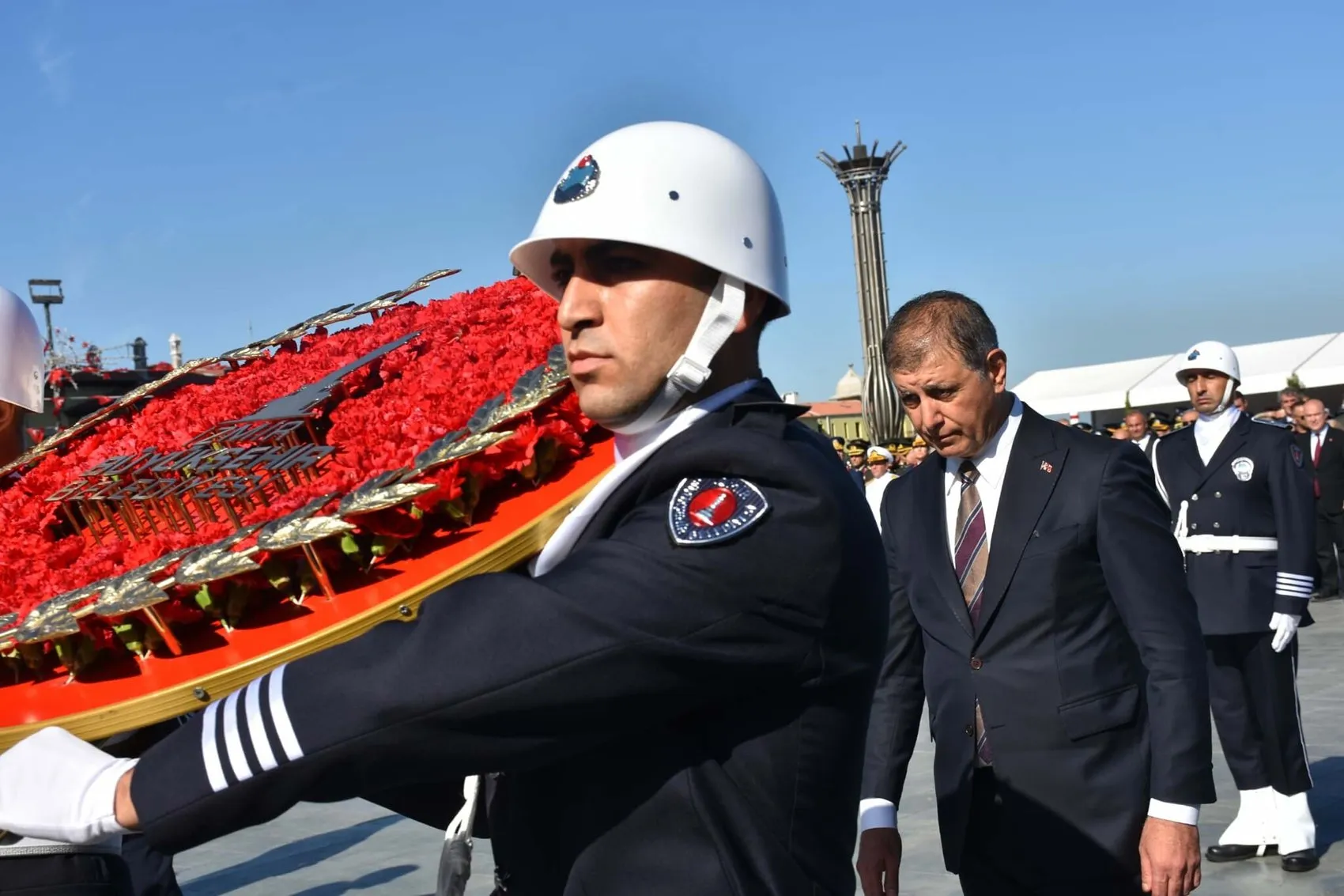 İzmir'in kurtuluşunda 104 yıllık gurur: Süvari birliği tarihi anları yeniden yaşattı