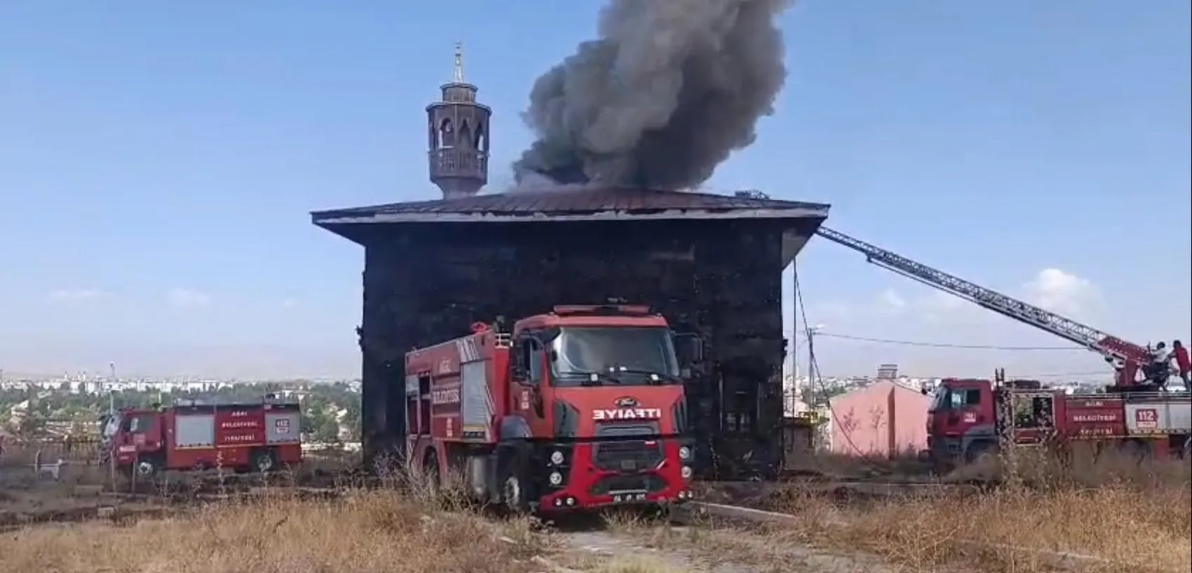Ağrı'da henüz kapılarını açmayan camide korkutan yangın