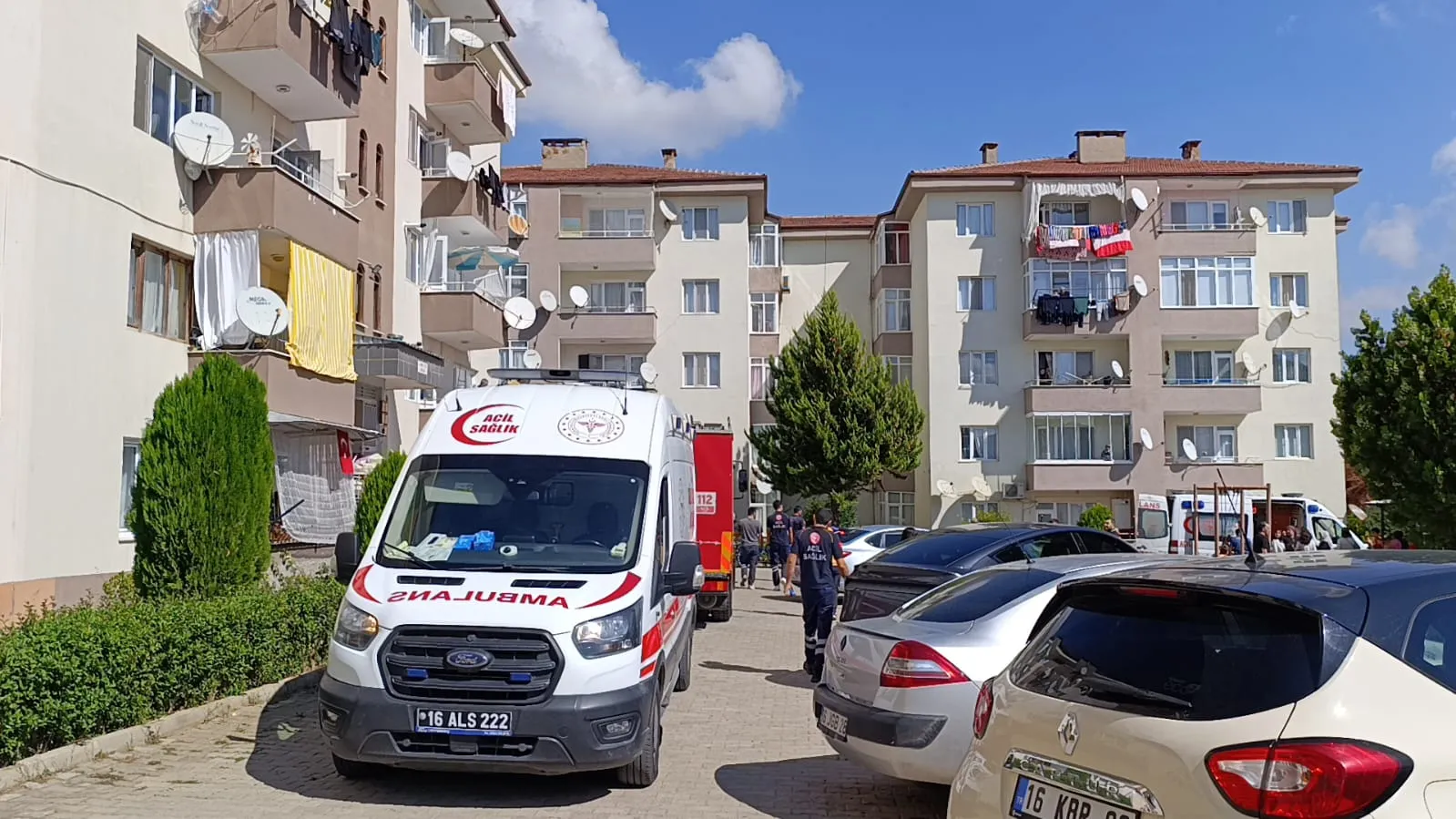 İnegöl'de mutfaktan yükselen dumanlar paniğe yol açtı: 4 kişi hastanelik oldu