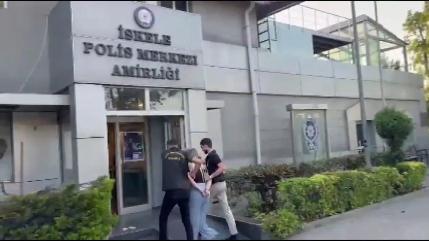 Sekiz yıllık firar kadın kılığında son buldu: Kız kardeşinin kimliğiyle izini kaybettirmiş