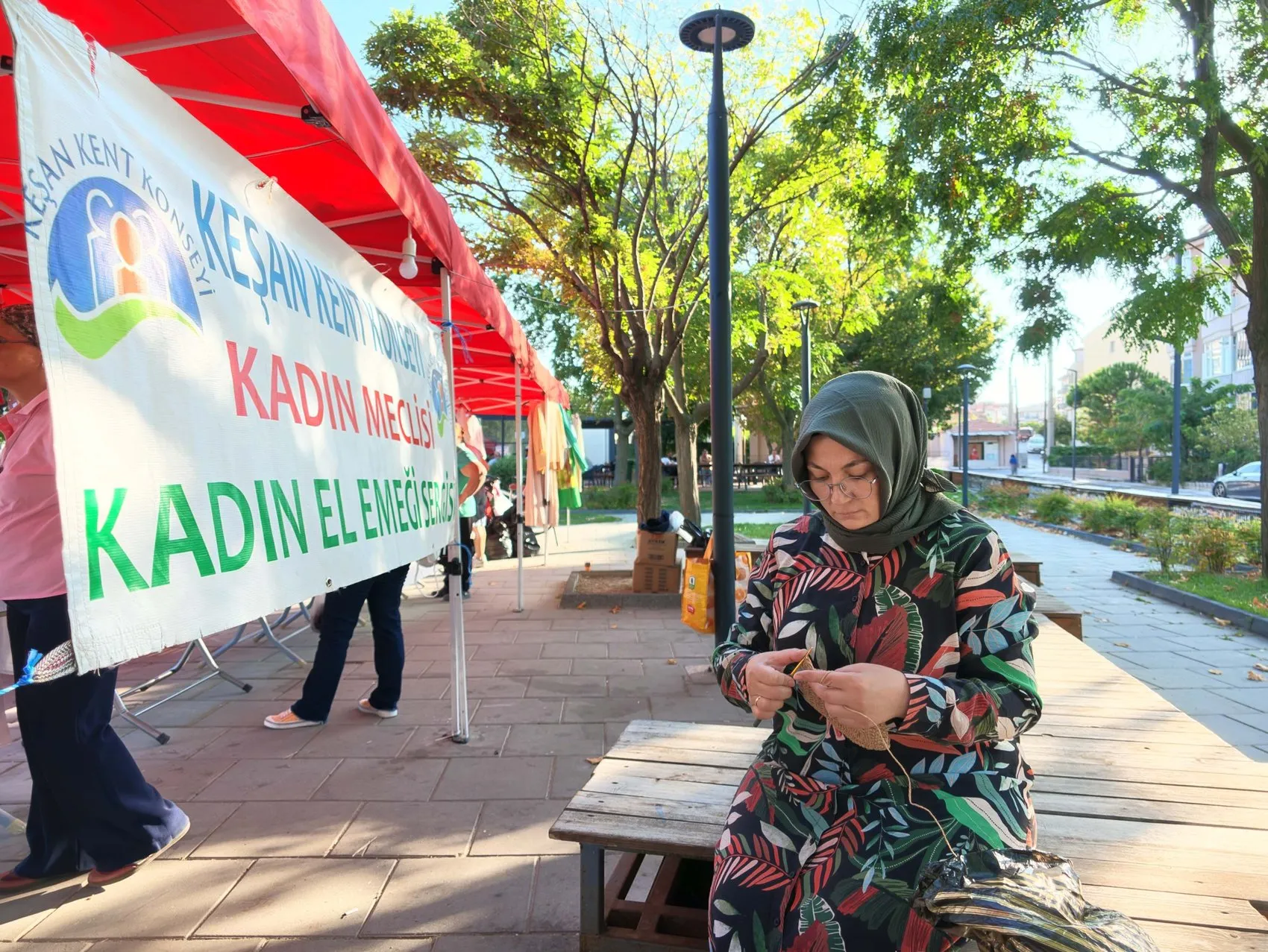 Keşanlı kadınların ilmek ilmek ördüğü dayanışma: 15 öğrencinin yüzü güldü